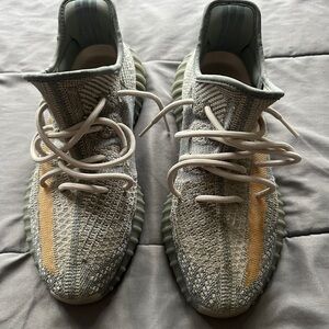 Yeezy 350 v2